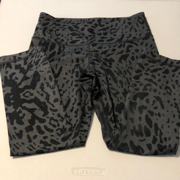 lululemon athletica Pants - Lululemon Animal Print Capri Pant